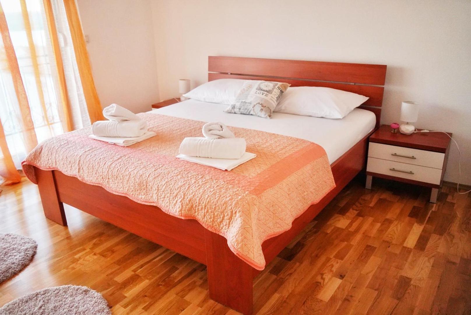 Apartament Jukic スベティ・フィリップ・イ・ヤコブ エクステリア 写真