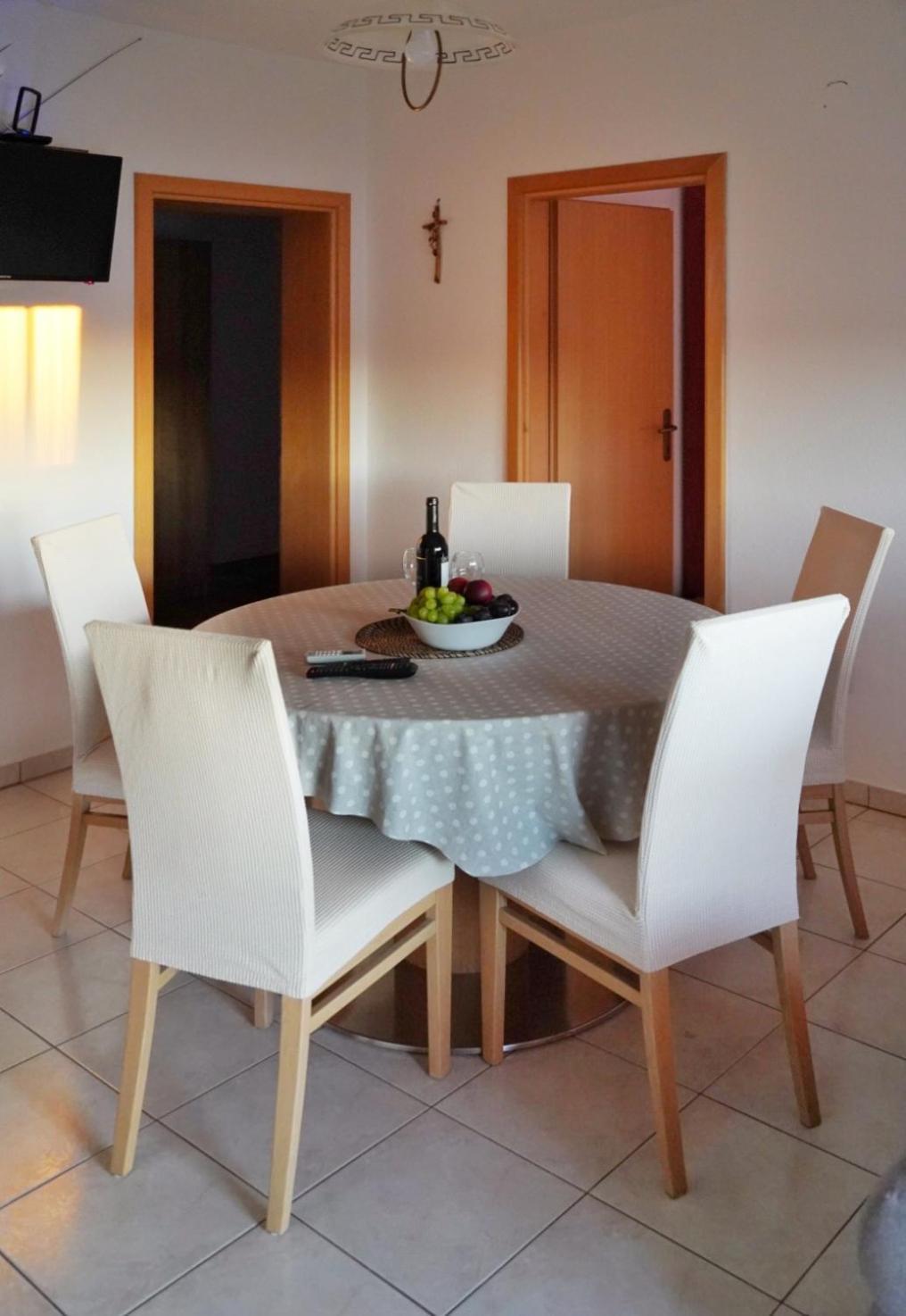 Apartament Jukic スベティ・フィリップ・イ・ヤコブ エクステリア 写真
