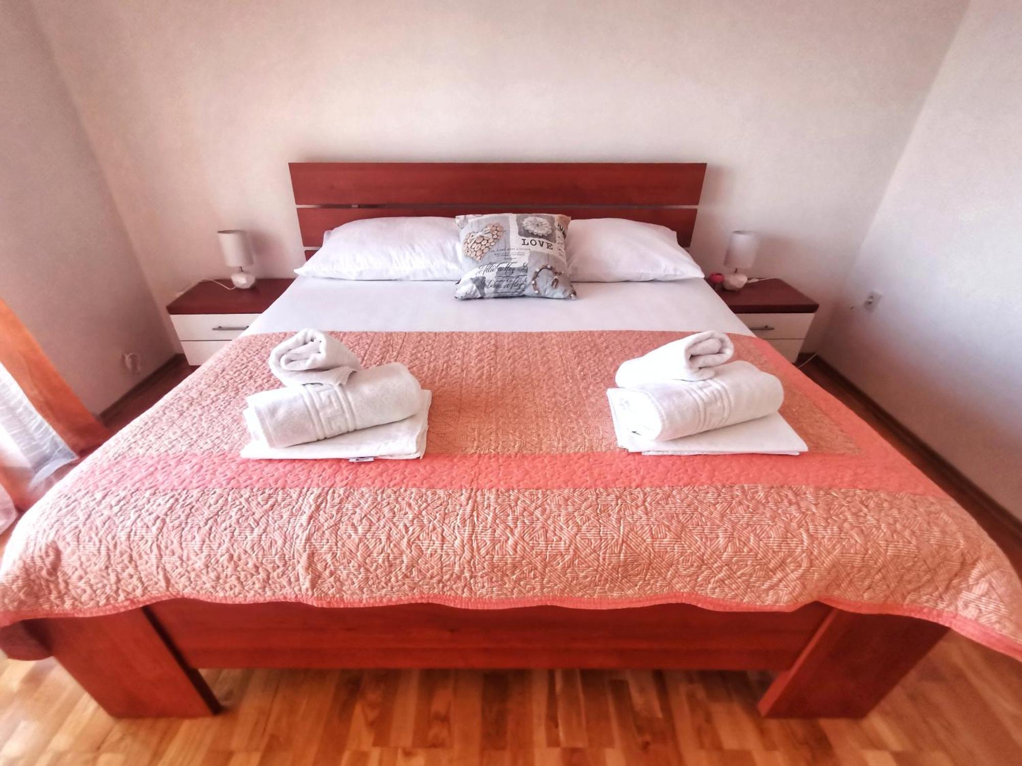 Apartament Jukic スベティ・フィリップ・イ・ヤコブ エクステリア 写真