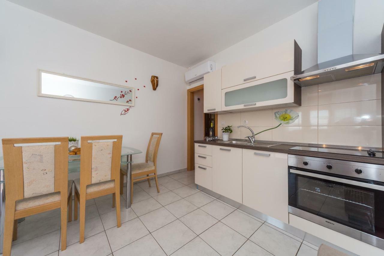 Apartament Jukic スベティ・フィリップ・イ・ヤコブ エクステリア 写真